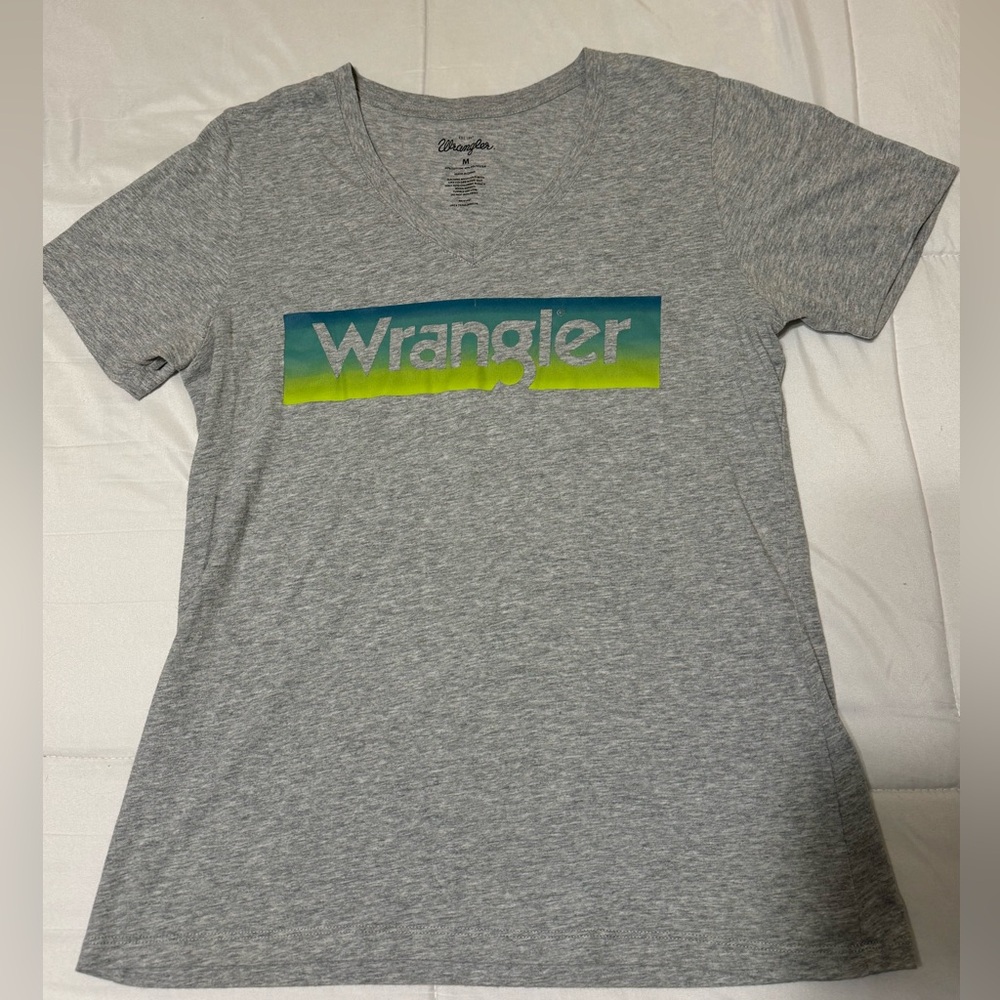 Wrangler, Short Sleeve T Shirt, Women’s Medium, V Neck